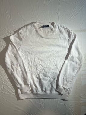 H&M - Classic White Crewneck Sweater